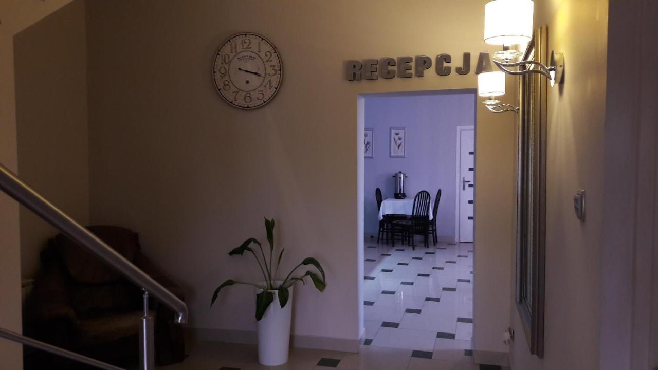 Tarczyn Maluch酒店 外观 照片