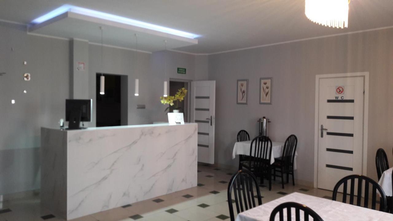 Tarczyn Maluch酒店 外观 照片